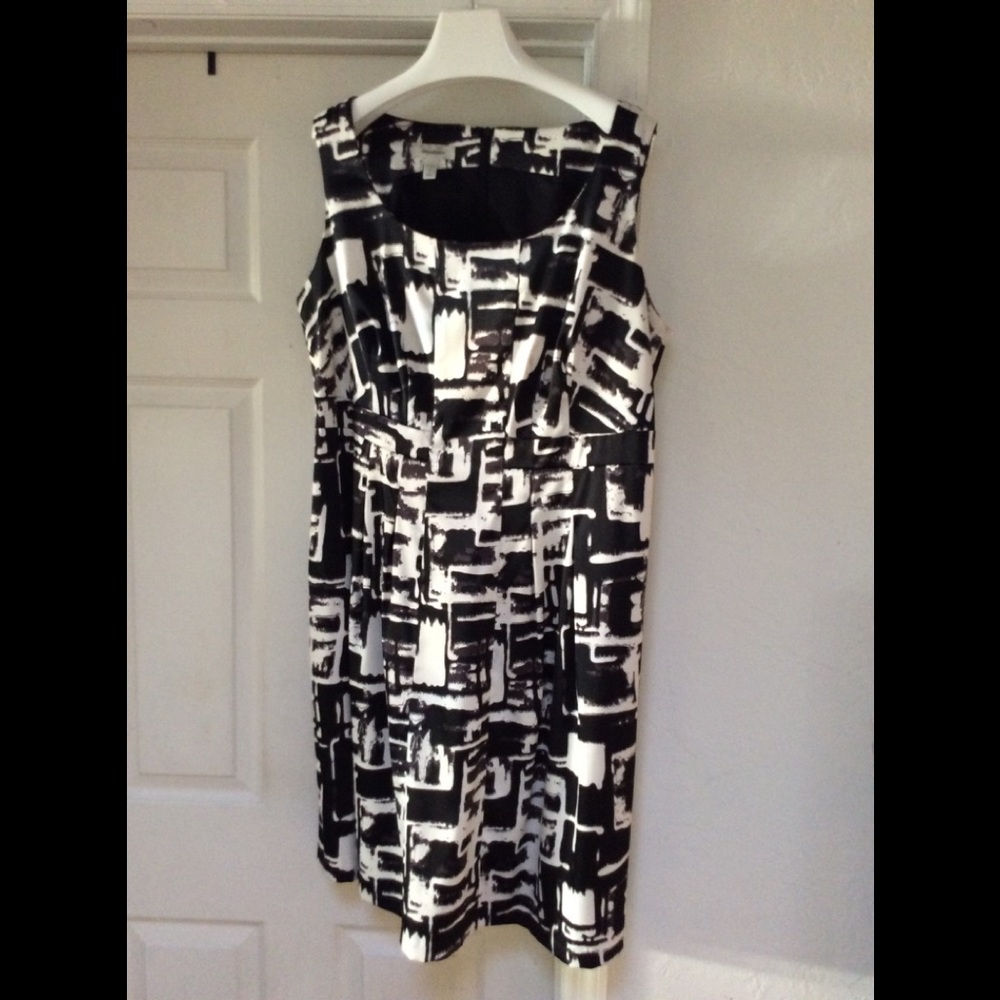 B/W dress